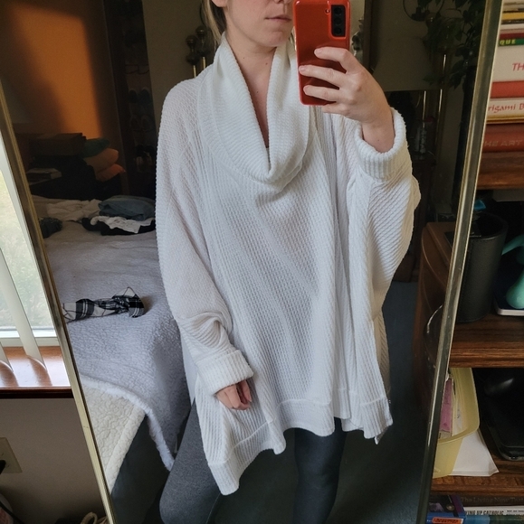 Forever 21 Oversized cowl neck sweater - Picture 2 of 7